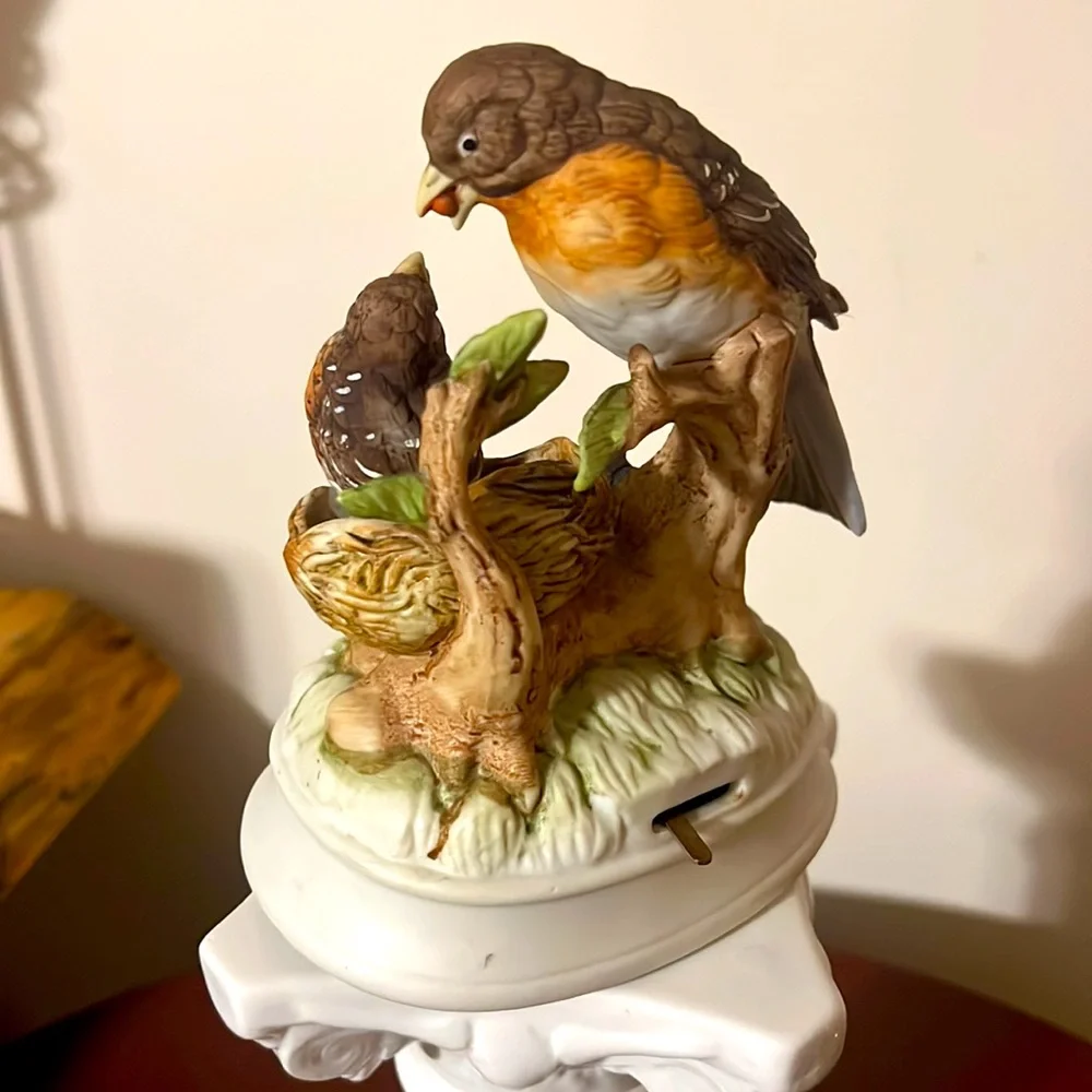 Gorham. Vintage Charming Musical 🎶 Bird Figurine with Nest “Over The Rainbow “ 🌈
